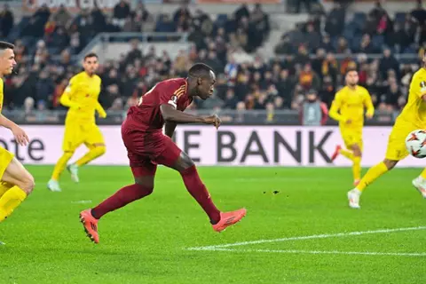 نيوم يدخل على خط المنافسة لضم سعود عبد الحميد.. والاتحاد يتصدر السباق